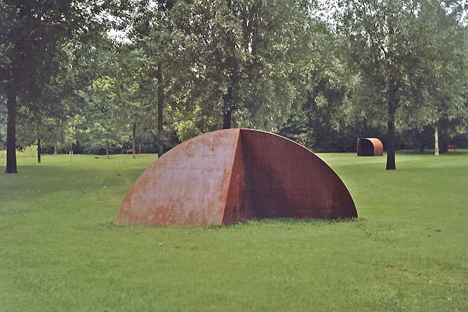 sculptures in Dordrecht Sterrenburg Park - Holland