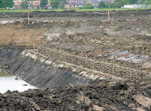 Zwijndrecht-Hendrik Ido Ambacht - Volgerlanden Walburg - site specific sculptures - land art - landscape design - concrete - his art works in cities and landscapes - environmental sculptures