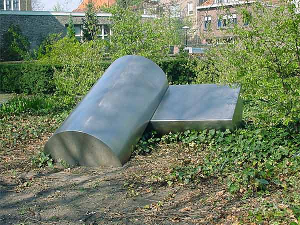 Dordrecht (dordt) Holland - sculptures (site specific and public sculpture) in cities in Europe and America by Lucien den Arend - his site specific sculptures ordered by the city of Dordrecht (dordt)