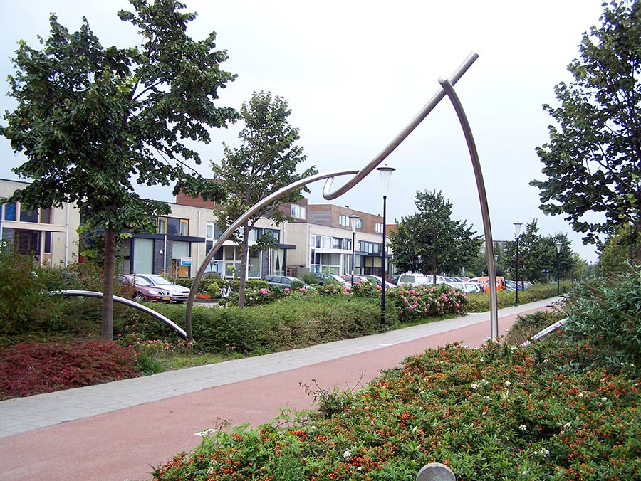 Heerhugowaard Holland - sculptures (site specific and public sculpture) in cities in Europe and America by Lucien den Arend - 
            his site specific sculptures ordered by the city of Heerhugowaard