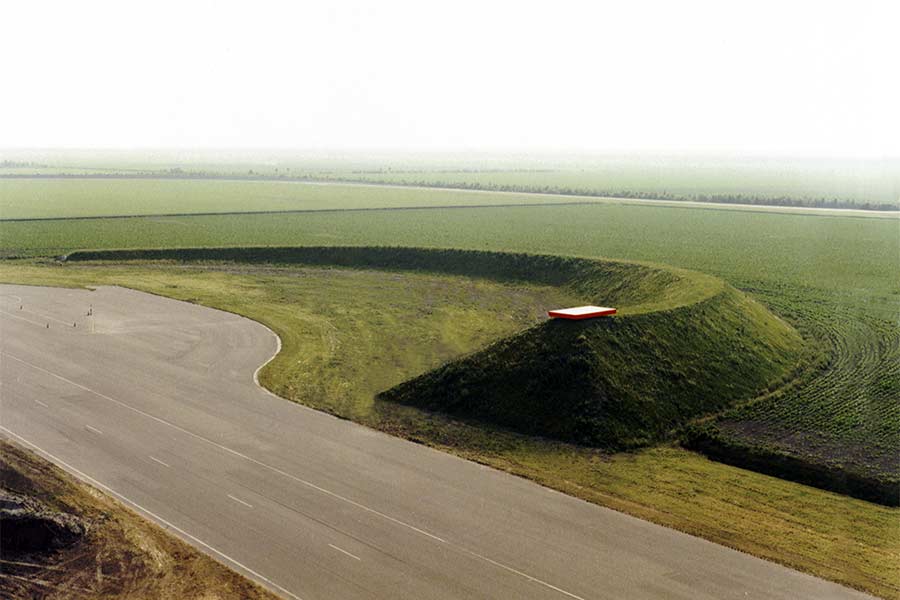 LAND ART - Lelystad Holland - sculptures (site specific and public sculpture) in cities in Europe and America by Lucien den Arend - his site specific sculptures ordered by the city of Lelystad