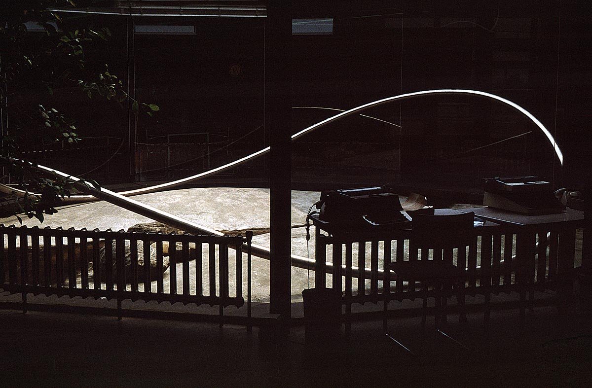 the city Rotterdam - Groot IJsselmonde Holland - sculptures (site specific and public sculpture) in cities in Europe and America by Lucien den Arend - site specific constructions in Rotterdam - a Zen environmental work