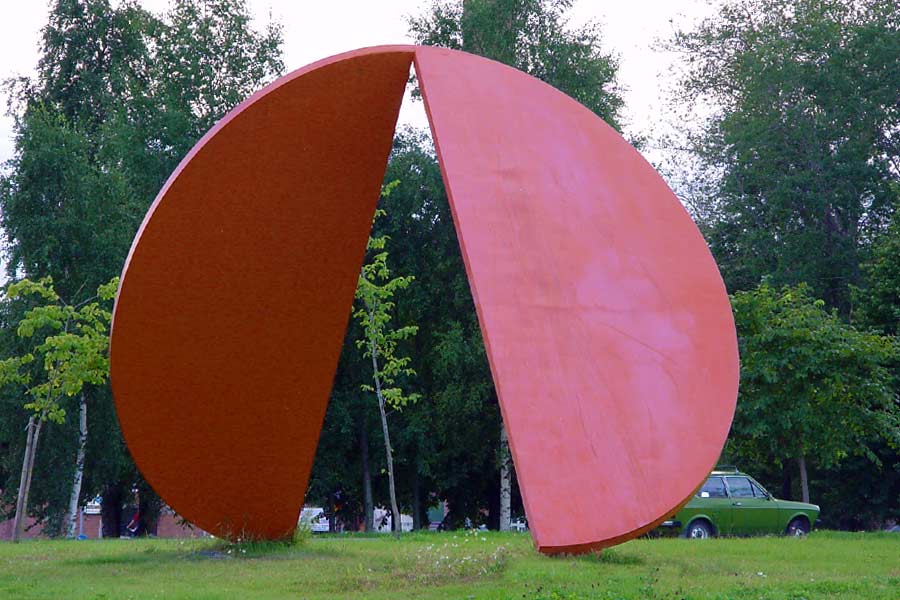 Vaasa Finland - sculptures (site specific and public sculpture) in cities in Europe and America by Lucien den Arend - his site specific sculptures ordered by the city of Vaasa
