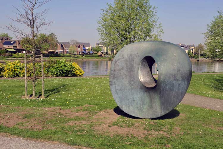 Bronze sculpture in Zwijndrecht 2011 - "discoid form3" in the Zwijndrecht section of OPAM Sculpture Park (Beeldenpark Drechtoevers).