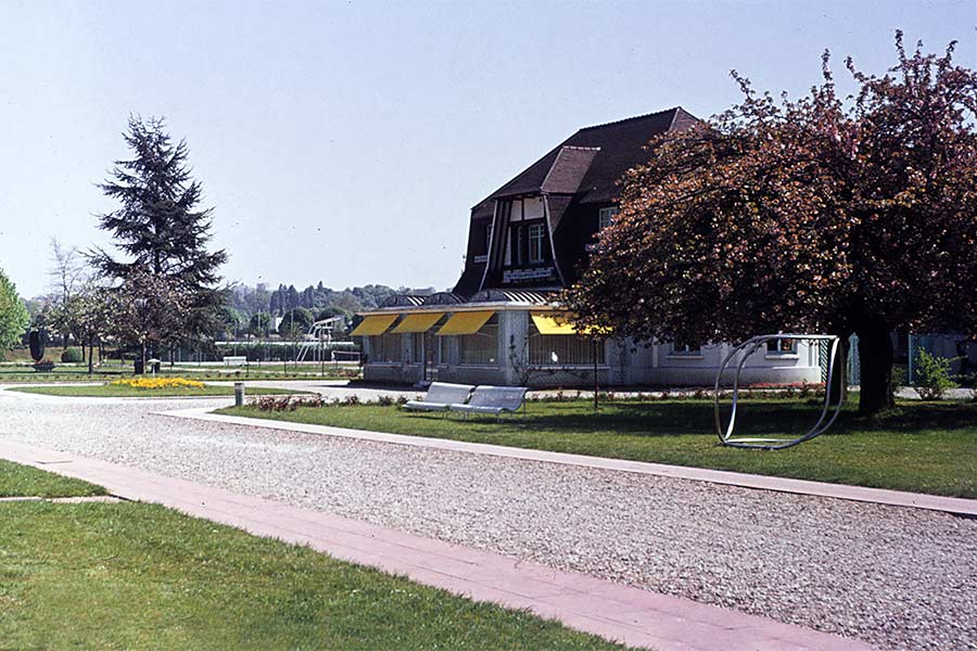 Club Shell, Rueil Malmaison, France 1976.