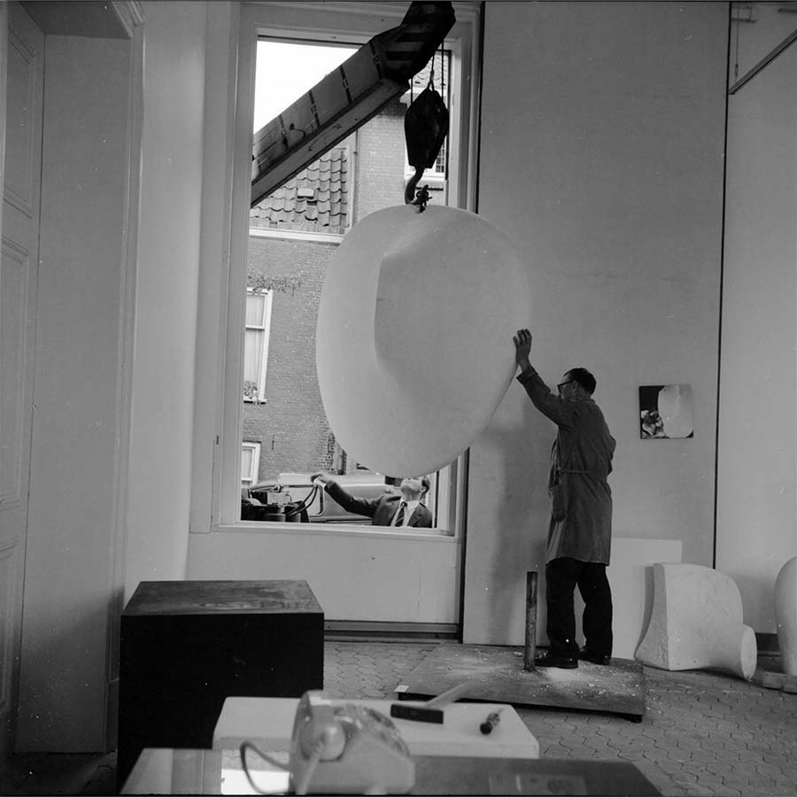 "tien jonge dordtse kunstenaars" Waarheid en Vrede room - Dordrechts Museum - 1972.