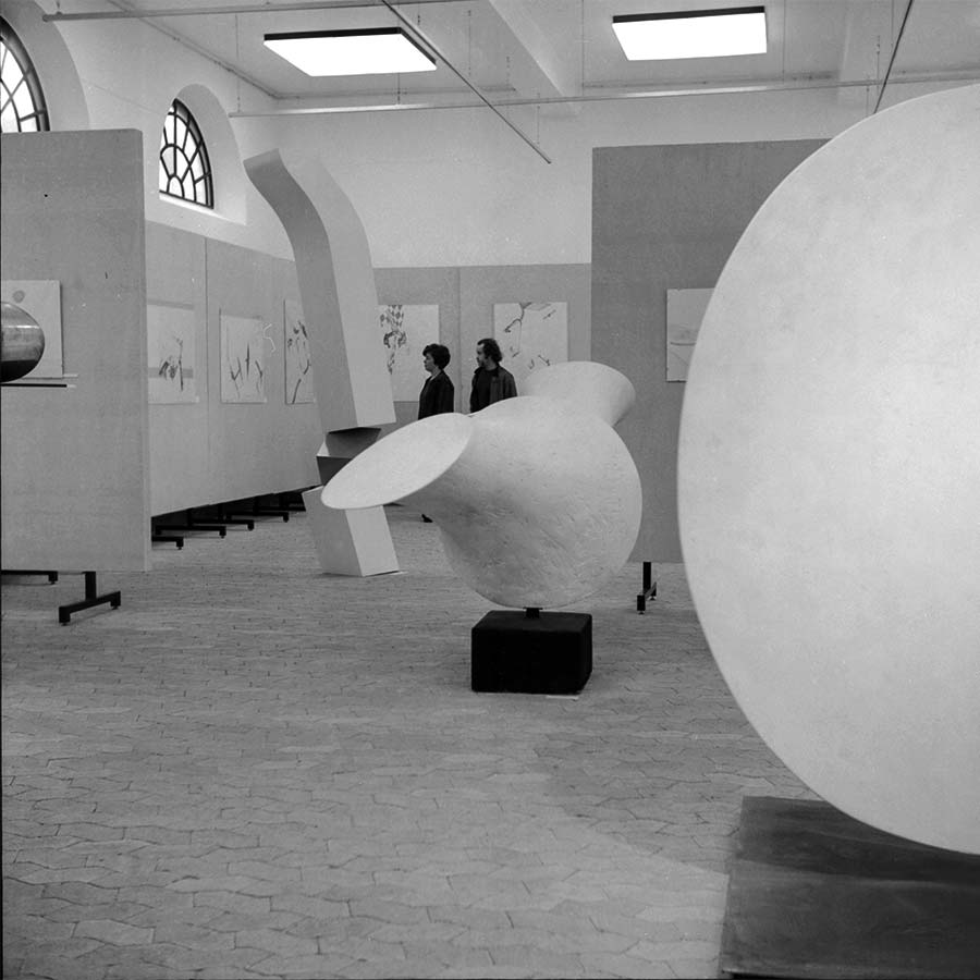"tien jonge dordtse kunstenaars" Waarheid en Vrede room - Dordrechts Museum - 1972.