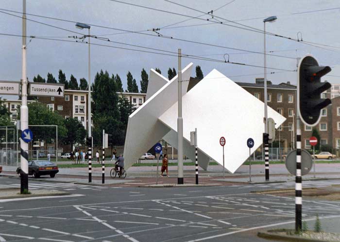 Site specific, concrete sculpture at Rotterdam's Marconiplein.