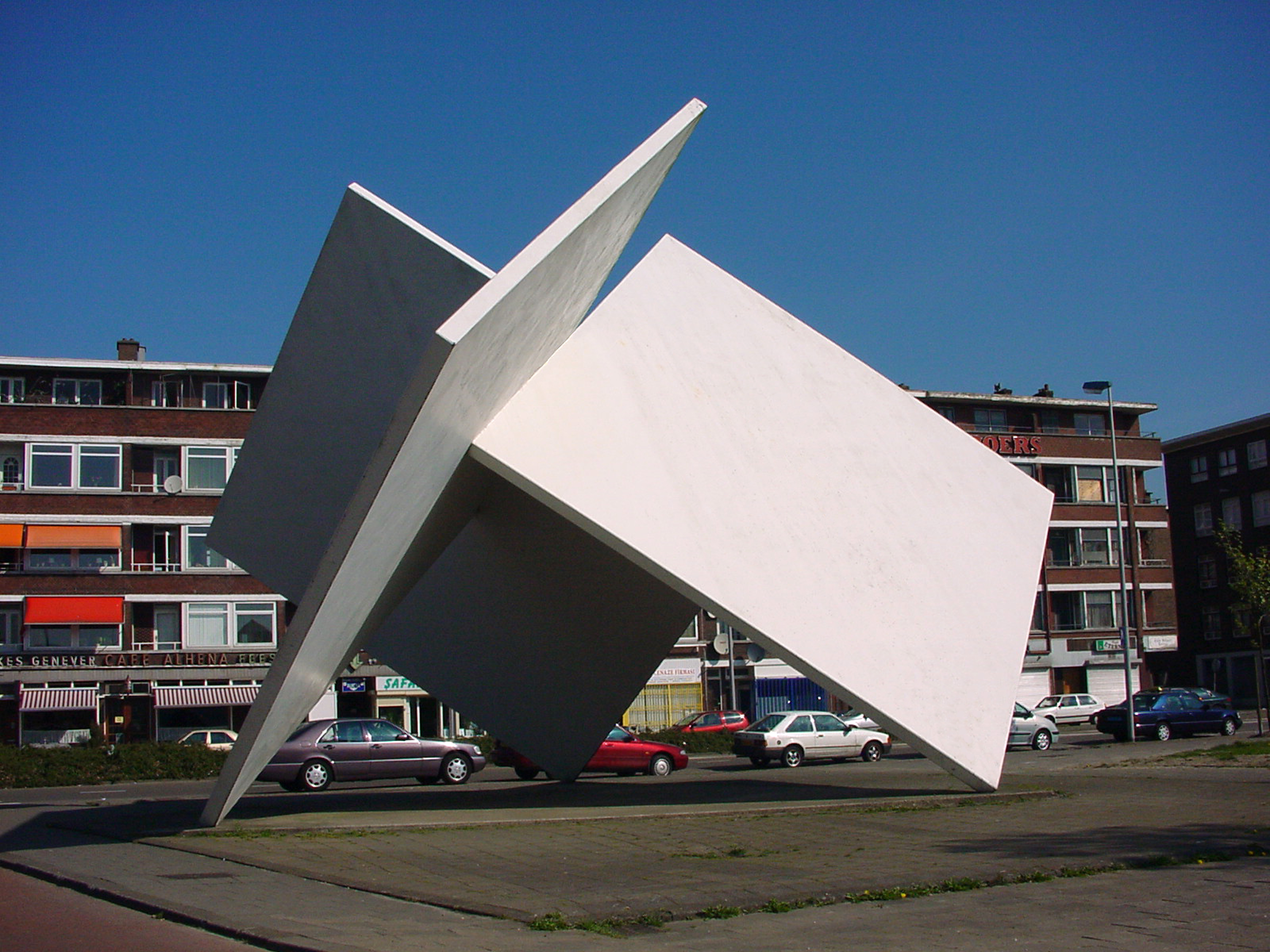 homage to Oud and van Doesburg - concrete - 3X 750x750x20cm 1983|1986 - Marconiplein, Rotterdam NL