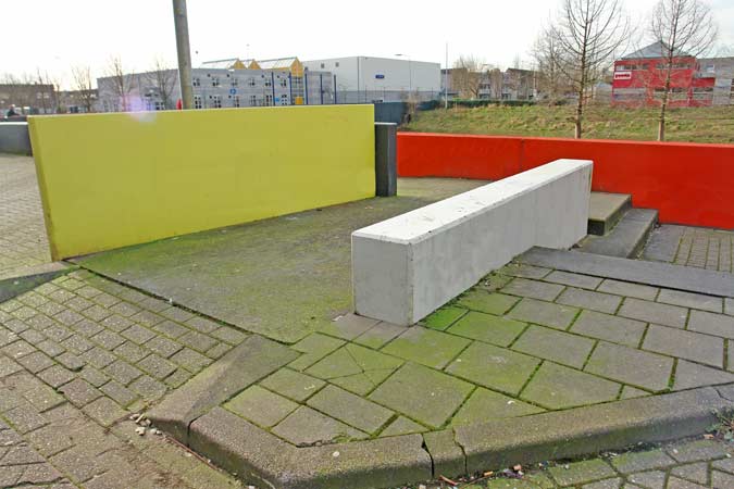 site specific art in Holland and the sculpture and environments by Lucien den Arend - his site specific sculptures and environmental sculptures.